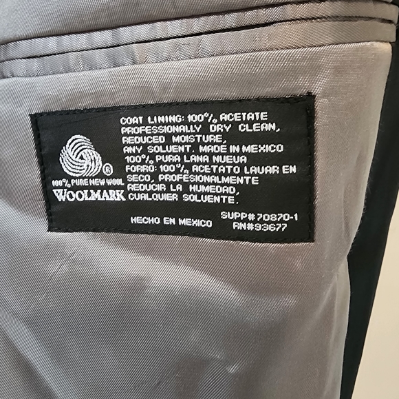 Tuxedo - Picture 7 of 16